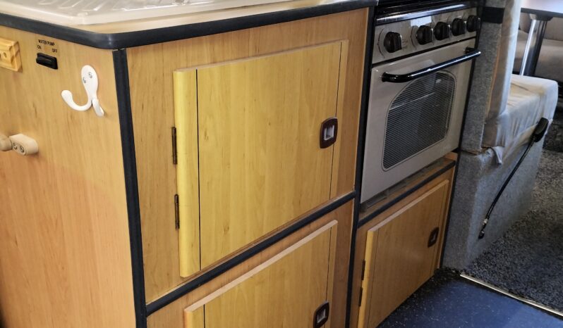 DRIVELODGE SPORTSMAN 2 BERTH HIGH TOP CAMPERVAN TOYOTA HIACE 2.5 DIESEL full