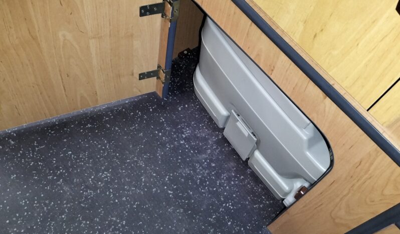 DRIVELODGE SPORTSMAN 2 BERTH HIGH TOP CAMPERVAN TOYOTA HIACE 2.5 DIESEL full