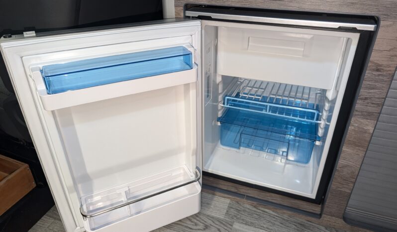 PEUGEOT INDEPENDENCE SE 2.0 D AUTOMATIC 2 BERTH CAMPERVAN, SUPER LOW MILES full