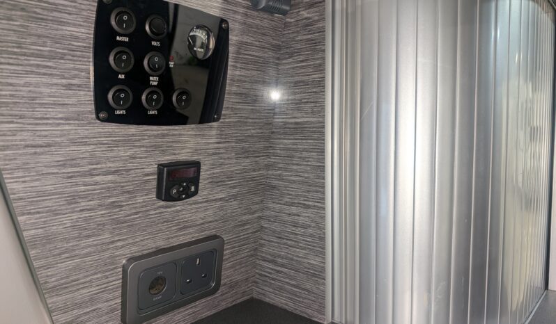 WELLHOUSE LEISURE TOYOTA ALPHARD POP-TOP 2 BERTH CAMPERVAN 2.4 AUTOMATIC full