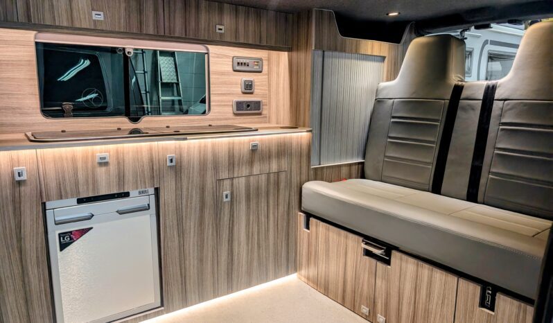 VAUXHALL VIVARO SPORT CDTI CAMPERVAN WITH BRAND NEW BESPOKE CONVERSION full