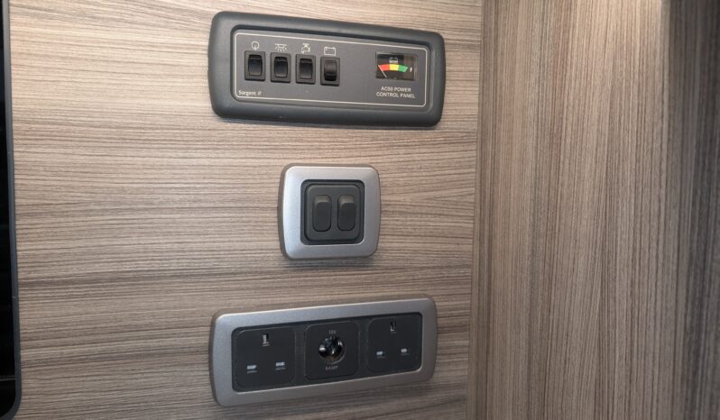 VAUXHALL VIVARO SPORT CDTI CAMPERVAN WITH BRAND NEW BESPOKE CONVERSION full