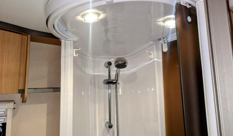 BESSACARR E520 2 BERTH REAR LOUNGE LOW PROFILE MOTORHOME FIAT DUCATO 2.3 DIESEL full