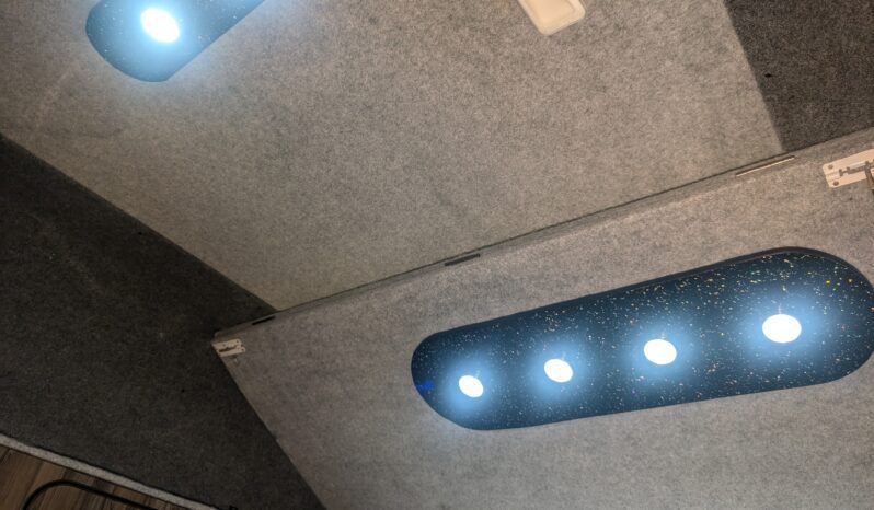 VAUXHALL VIVARO 2900 CDTI HIGH TOP SWB CAMPERVAN **FANTASTIC VALUE FOR MONEY** full