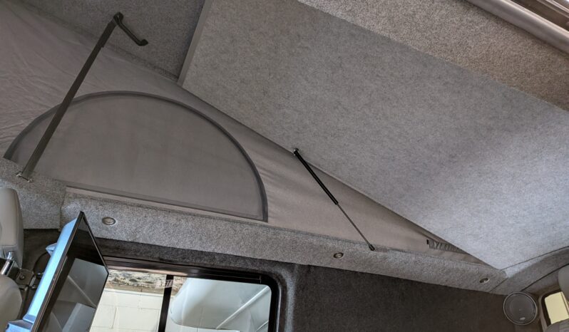 VW TRANSPORTER T5 T32 102 TDI LWB POP-TOP CAMPERVAN IN STUNNING CONDITION full