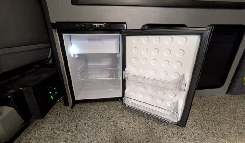 VW TRANSPORTER T5 T32 102 TDI LWB POP-TOP CAMPERVAN IN STUNNING CONDITION full