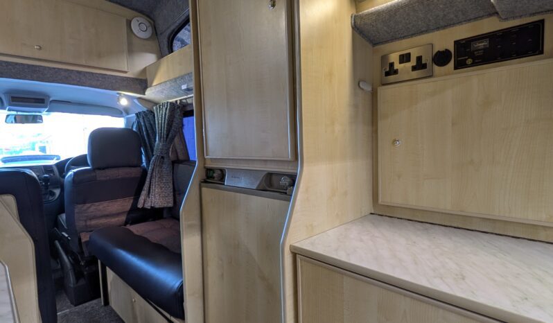 LEISUREDRIVE VIVANTE HIGH TOP CAMPERVAN VW T5 T28 130 TDI *STUNNING THROUGHOUT* full