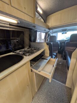 LEISUREDRIVE VIVANTE HIGH TOP CAMPERVAN VW T5 T28 130 TDI *STUNNING THROUGHOUT* full
