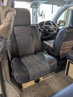 LEISUREDRIVE VIVANTE HIGH TOP CAMPERVAN VW T5 T28 130 TDI *STUNNING THROUGHOUT* full