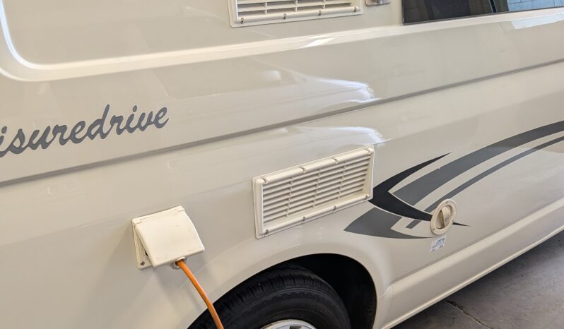 LEISUREDRIVE VIVANTE HIGH TOP CAMPERVAN VW T5 T28 130 TDI *STUNNING THROUGHOUT* full