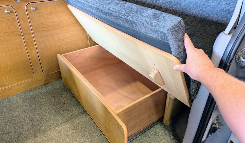 MAZDA BONGO AERO CITY RUNNER POP TOP CAMPERVAN full