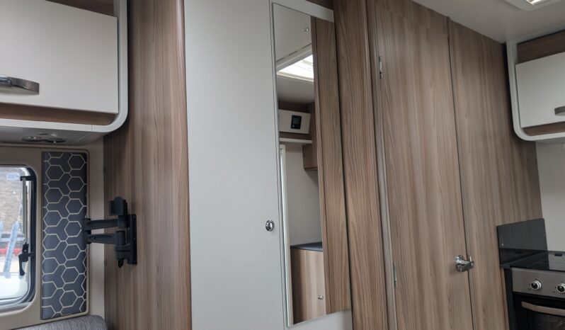 SWIFT ESCAPE 612 TWO BERTH MOTORHOME FIAT DUCATO 2.3 **STUNNING MOTORHOME** full