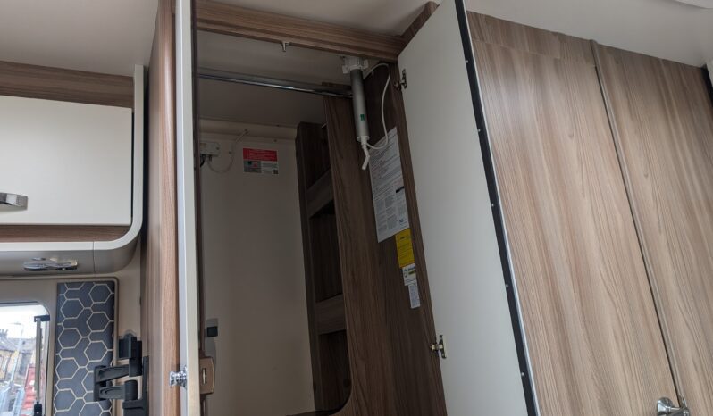 SWIFT ESCAPE 612 TWO BERTH MOTORHOME FIAT DUCATO 2.3 **STUNNING MOTORHOME** full