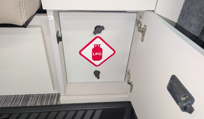 FORD TRANSIT TOURNEO CUSTOM 350 POP-TOP CAMPERVAN **BRAND NEW CONVERSION** full