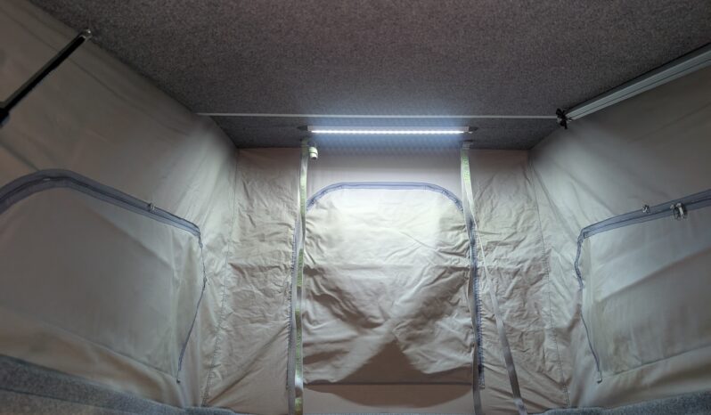 VW T6 T28 150BHP HIGHLINE POP-TOP 4 BERTH CAMBRIDGE CONVERSION CAMPERVAN, STUNNING THROUGHOUT full