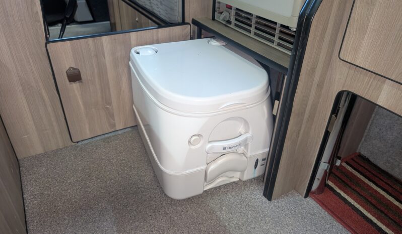 VW T5 T28 LEISUREDRIVE HIGH-TOP 4 BERTH CAMPERVAN **ABSOLUTELY STUNNING** full