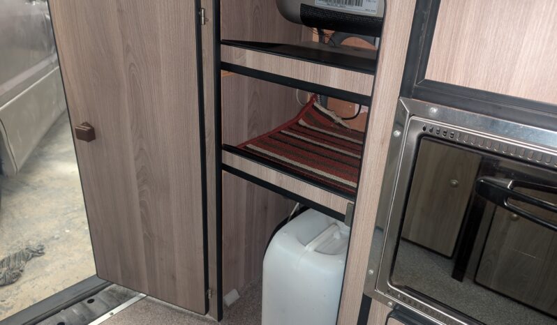 VW T5 T28 LEISUREDRIVE HIGH-TOP 4 BERTH CAMPERVAN **ABSOLUTELY STUNNING** full