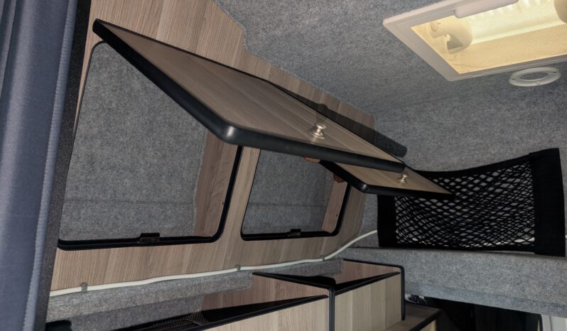 VW T5 T28 LEISUREDRIVE HIGH-TOP 4 BERTH CAMPERVAN **ABSOLUTELY STUNNING** full