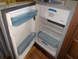 TIMBERLAND ENDEAVOUR 2 BERTH CAMPERVAN VAN CONVERSION RENAULT MASTER 2.5 full