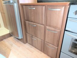 TIMBERLAND ENDEAVOUR 2 BERTH CAMPERVAN VAN CONVERSION RENAULT MASTER 2.5 full