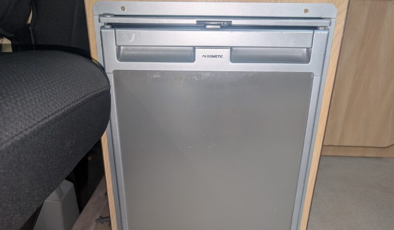 VW TRANSPORTER T5 T28 TDI 4 BERTH POP-TOP CAMPERVAN STARLIGHT MERCURY CONVERSION full