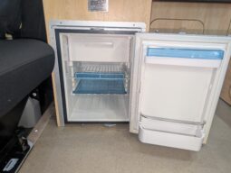 VW TRANSPORTER T5 T28 TDI 4 BERTH POP-TOP CAMPERVAN STARLIGHT MERCURY CONVERSION full