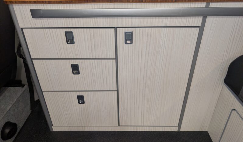 VW TRANSPORTER T5 T28 TDI 4 BERTH POP-TOP CAMPERVAN *WILDTRACKS CONVERSION* SAFARI ROOF full