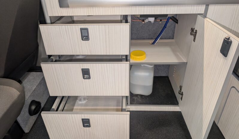 VW TRANSPORTER T5 T28 TDI 4 BERTH POP-TOP CAMPERVAN *WILDTRACKS CONVERSION* SAFARI ROOF full