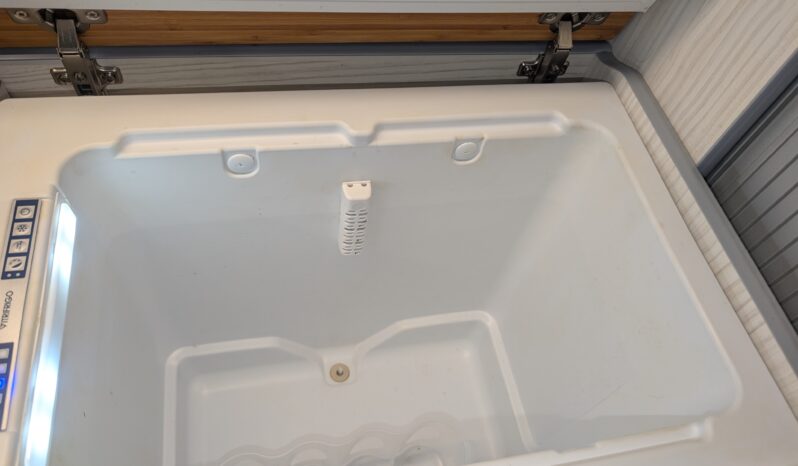 VW TRANSPORTER T5 T28 TDI 4 BERTH POP-TOP CAMPERVAN *WILDTRACKS CONVERSION* SAFARI ROOF full