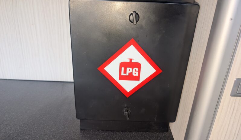 VW TRANSPORTER T5 T28 TDI 4 BERTH POP-TOP CAMPERVAN *WILDTRACKS CONVERSION* SAFARI ROOF full