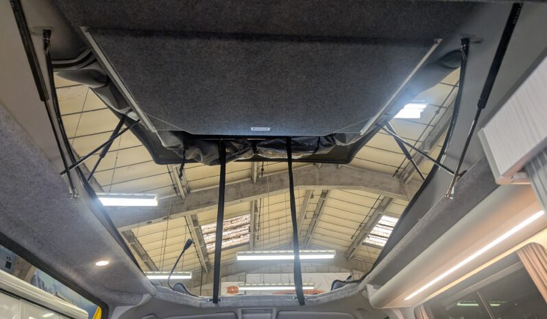 VW TRANSPORTER T5 T28 TDI 4 BERTH POP-TOP CAMPERVAN *WILDTRACKS CONVERSION* SAFARI ROOF full