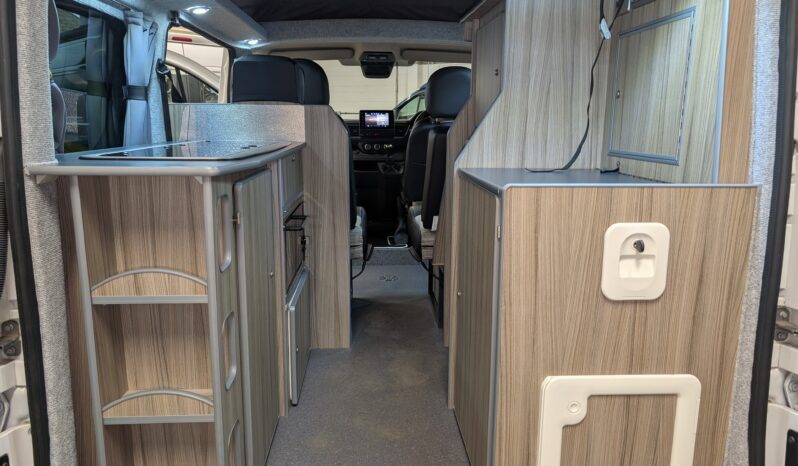 LEISUREDRIVE RENOIR POP-TOP CAMPERVAN RENAULT TRAFIC LESS THAN 5K MILES!! full