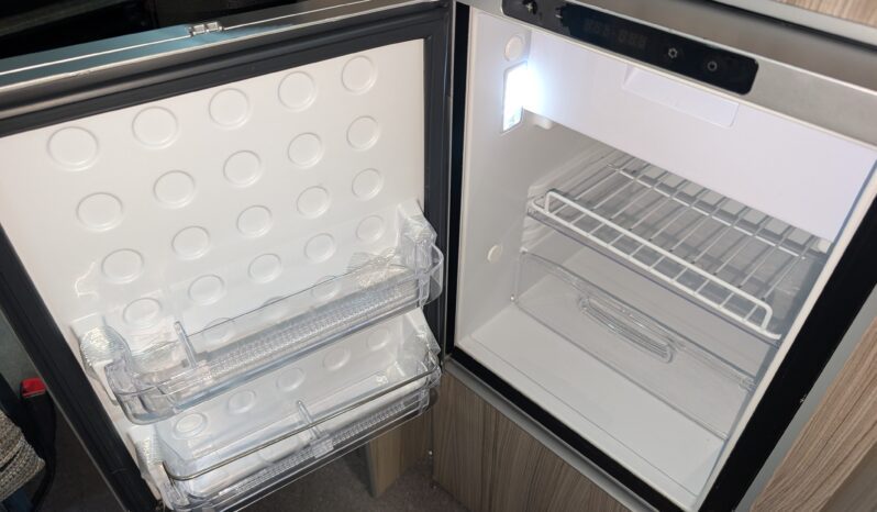 LEISUREDRIVE RENOIR POP-TOP CAMPERVAN RENAULT TRAFIC LESS THAN 5K MILES!! full