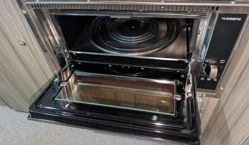 LEISUREDRIVE RENOIR POP-TOP CAMPERVAN RENAULT TRAFIC LESS THAN 5K MILES!! full