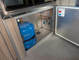 LEISUREDRIVE RENOIR POP-TOP CAMPERVAN RENAULT TRAFIC LESS THAN 5K MILES!! full