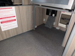 LEISUREDRIVE RENOIR POP-TOP CAMPERVAN RENAULT TRAFIC LESS THAN 5K MILES!! full