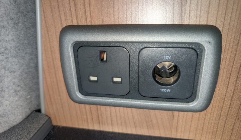 VW T5 T28 WELLHOUSE LEISURE POP-TOP CAMPERVAN IN SUPERB CONDITION full