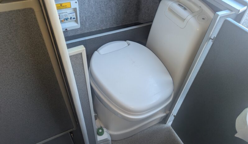 VW T5 T30 LEISUREDRIVE VIVANTE HIGH-TOP 4 BERTH CAMPERVAN *ABSOLUTELY STUNNING* full