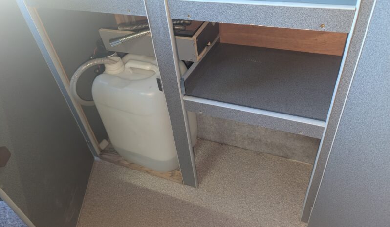 VW T5 T30 LEISUREDRIVE VIVANTE HIGH-TOP 4 BERTH CAMPERVAN *ABSOLUTELY STUNNING* full