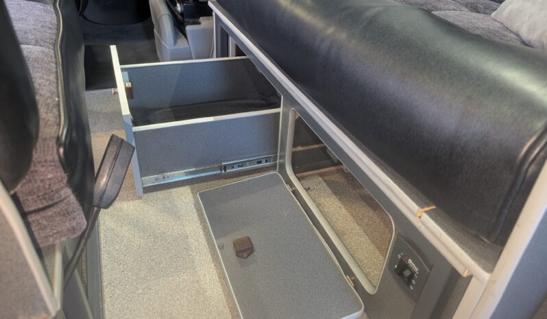 VW T5 T30 LEISUREDRIVE VIVANTE HIGH-TOP 4 BERTH CAMPERVAN *ABSOLUTELY STUNNING* full