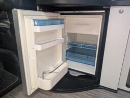 DANBURY HERITAGE 64 VW T6 T30 POP-TOP CAMPERVAN **SUPER LOW MILEAGE** full