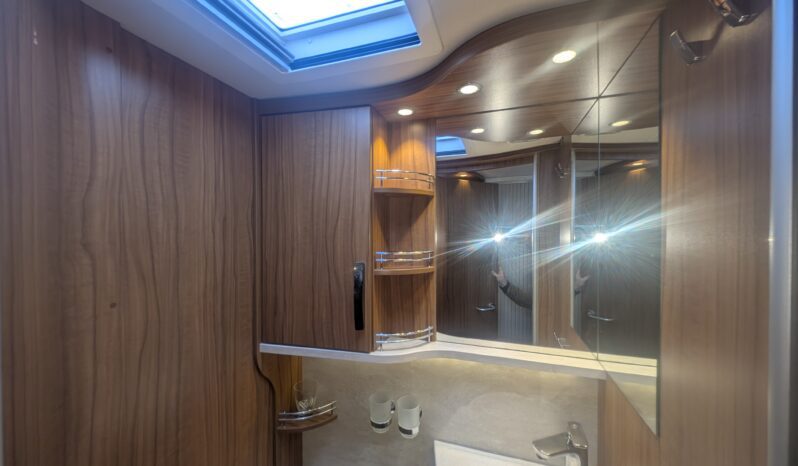 HYMER B704 PREMIUM LINE 4 BERTH LUXURY MOTORHOME FIAT DUCATO 2.3 **ONE OWNER** full