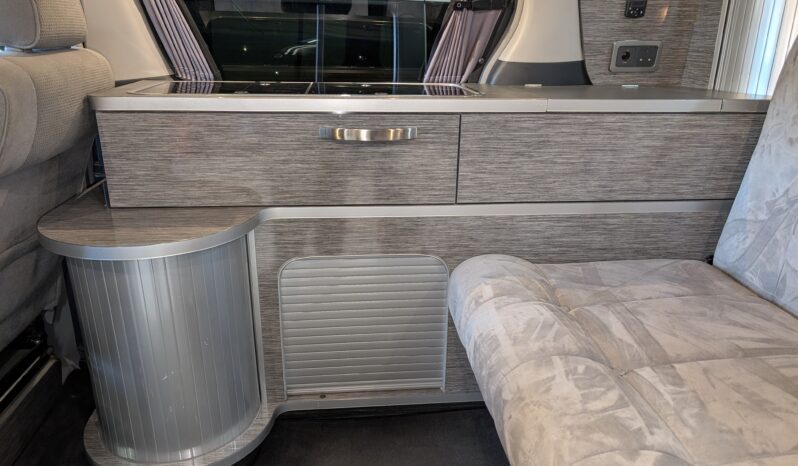 WELLHOUSE LEISURE POP-TOP CAMPERVAN TOYOTA ALPHARD 2.4 PETROL AUTO full