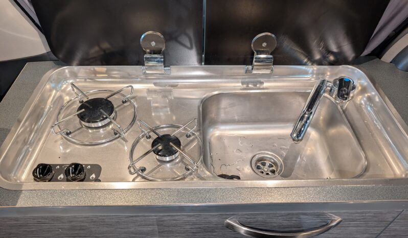 WELLHOUSE LEISURE POP-TOP CAMPERVAN TOYOTA ALPHARD 2.4 PETROL AUTO full