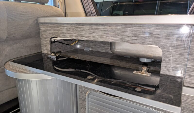 WELLHOUSE LEISURE POP-TOP CAMPERVAN TOYOTA ALPHARD 2.4 PETROL AUTO full