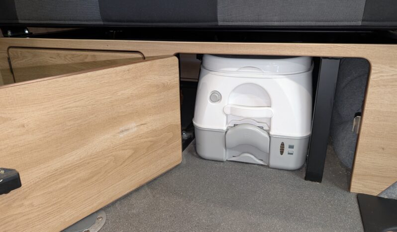 HILLSIDE LEISURE BIRCHOVER VW T6 AUTOMATIC POP-TOP 4 BERTH CAMPER HUGE SPEC! full