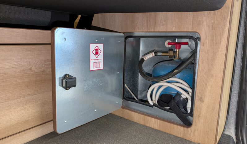 HILLSIDE LEISURE BIRCHOVER VW T6 AUTOMATIC POP-TOP 4 BERTH CAMPER HUGE SPEC! full