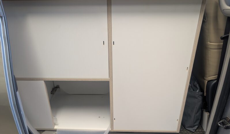 TOYOTA ALPHARD AUTOMATIC POP-TOP CAMPERVAN **BEAUTIFUL HIGH END CONVERSION** full