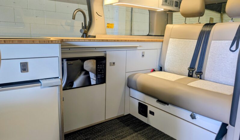 TOYOTA ALPHARD AUTOMATIC POP-TOP CAMPERVAN **BEAUTIFUL HIGH END CONVERSION** full