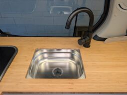 TOYOTA ALPHARD AUTOMATIC POP-TOP CAMPERVAN **BEAUTIFUL HIGH END CONVERSION** full